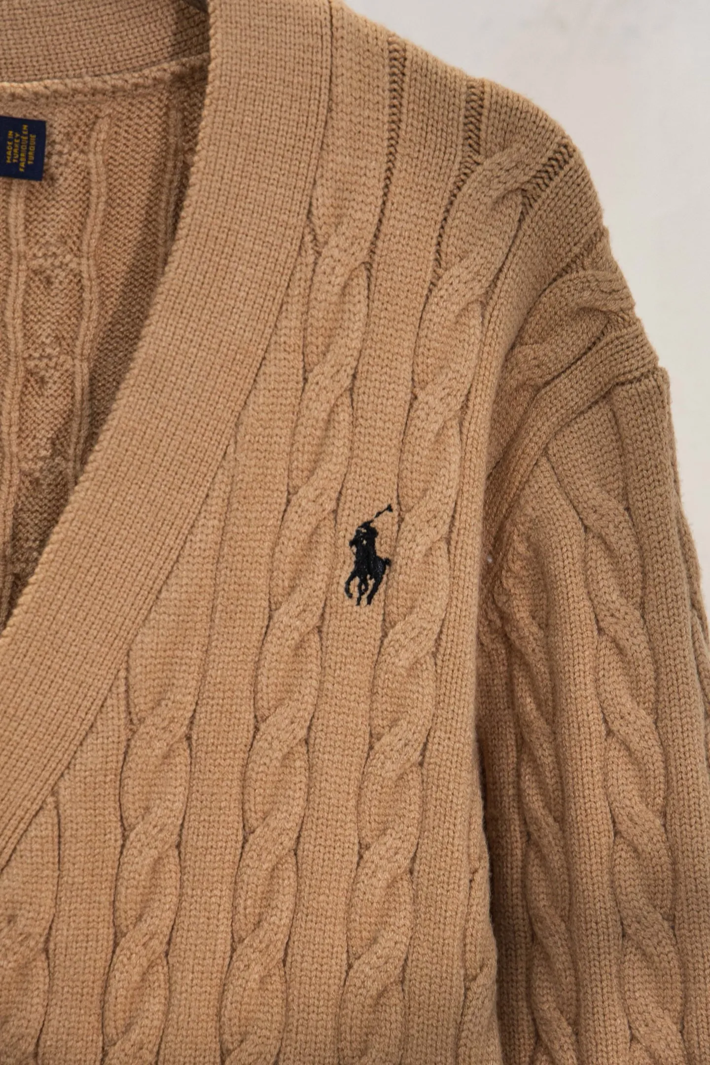P210 model number: Y198 Ralph Lauren men's cardigan jacket men's hemp flower cardigan. The version is really good-looking. It can be worn alone or as a jacket to be worn inside or outside. The upper body shows personal fashion charm. Four colors are available. Same style for men and women. A must-see item for new summer products. Hang tag. Hanging beads. Washable packaging bag. Full set of accessories. Very good appearance. Super exquisite workmanship. Size: S-XL